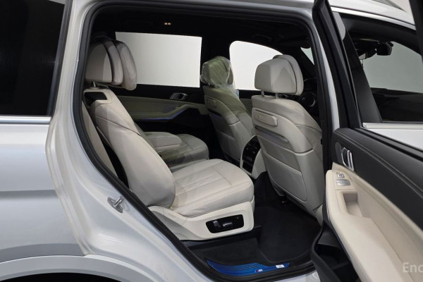 2024 BMW X7 с пробегом 7 651 км