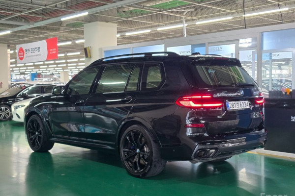 2025 BMW X7 с пробегом 22 842 км