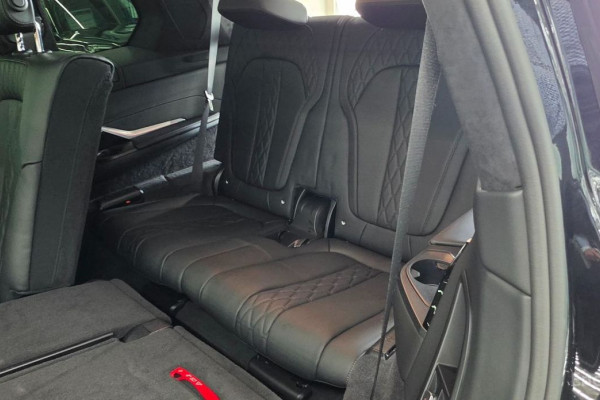 2025 BMW X7 с пробегом 11 543 км