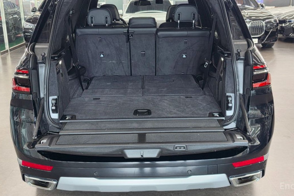 2025 BMW X7 с пробегом 11 543 км