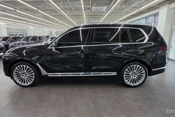 2025 BMW X7 с пробегом 11 543 км