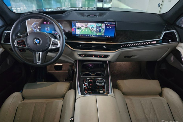 2025 BMW X7 с пробегом 22 842 км