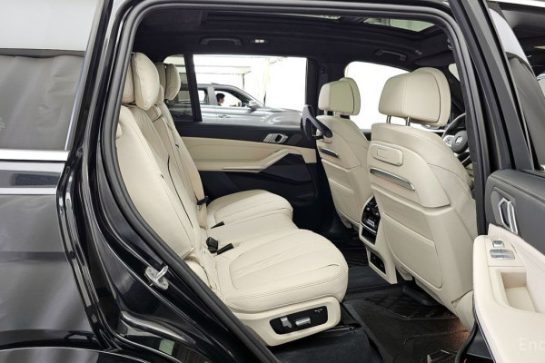 2024 BMW X7 с пробегом 32 593 км