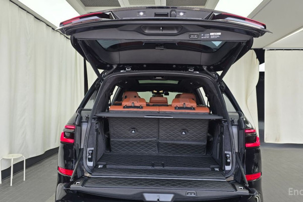 2024 BMW X7 с пробегом 17 626 км