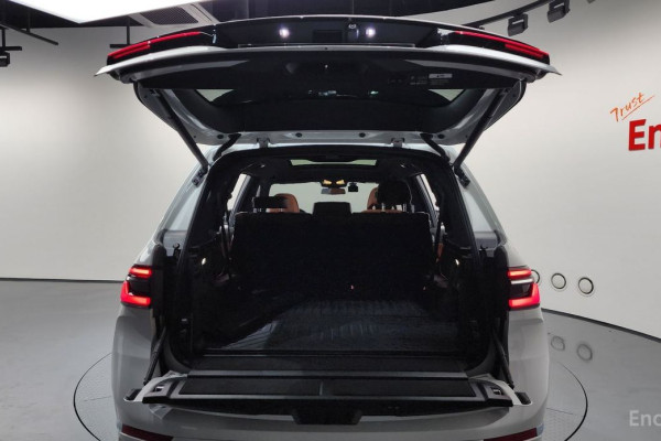 2024 BMW X7 с пробегом 8 162 км