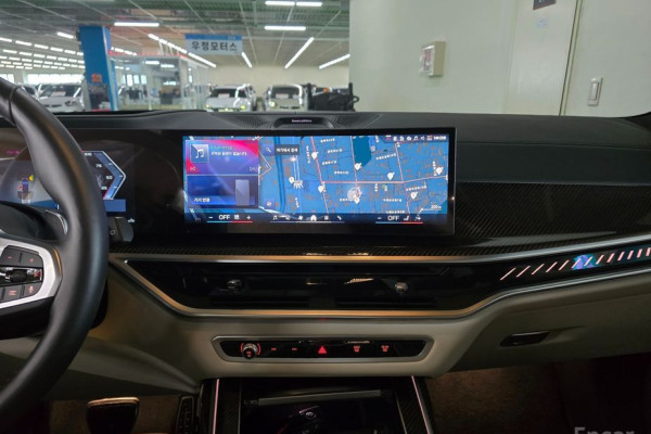 2025 BMW X7 с пробегом 22 842 км