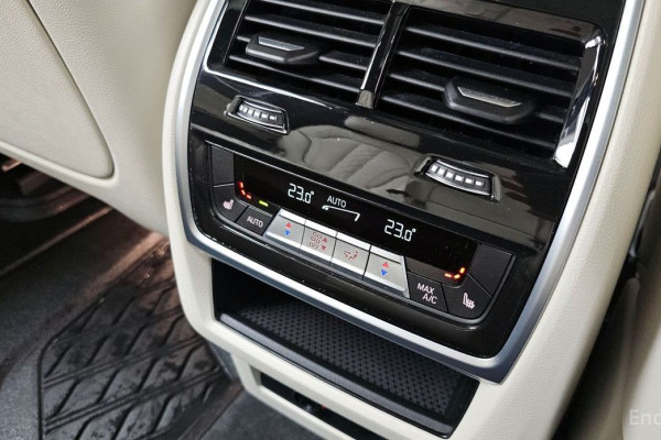 2024 BMW X7 с пробегом 32 593 км