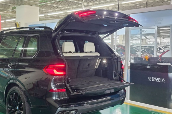 2025 BMW X7 с пробегом 22 842 км