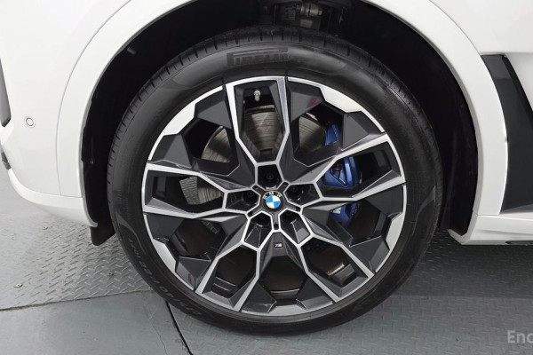 2025 BMW X7 с пробегом 9 009 км