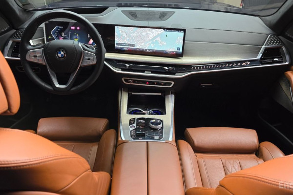2025 BMW X7 с пробегом 52 382 км