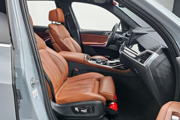 2024 BMW X7 с пробегом 33 415 км