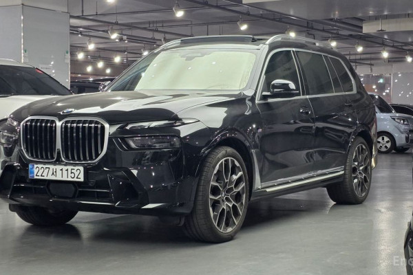 2025 BMW X7 с пробегом 11 000 км