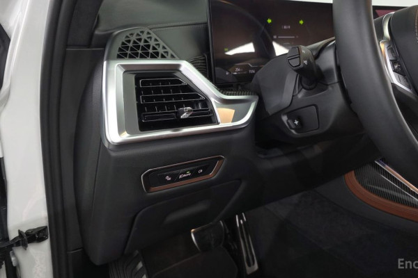 2025 BMW X7 с пробегом 9 009 км