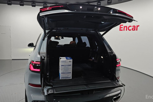 2024 BMW X7 с пробегом 33 415 км