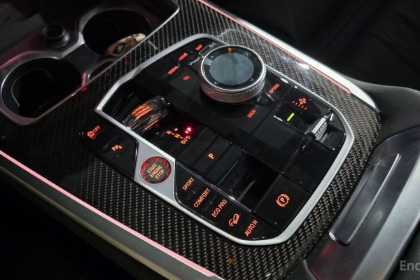 2025 BMW X7 с пробегом 11 000 км