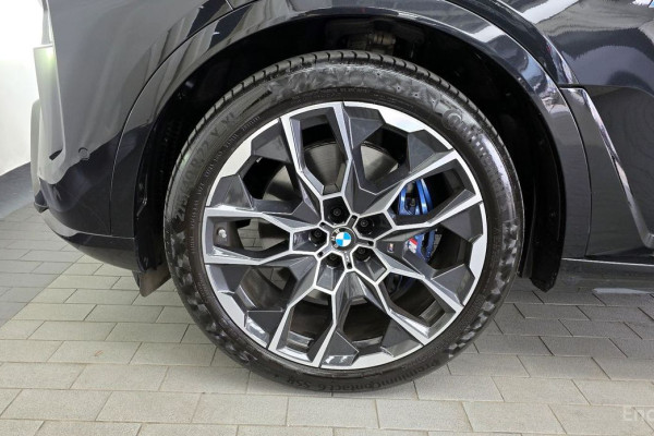 2024 BMW X7 с пробегом 7 594 км
