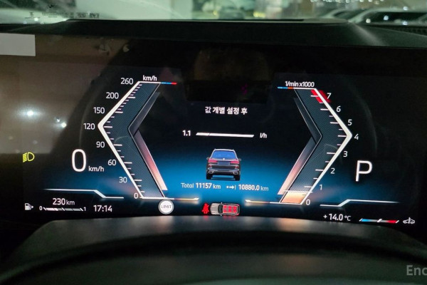 2025 BMW X7 с пробегом 11 000 км