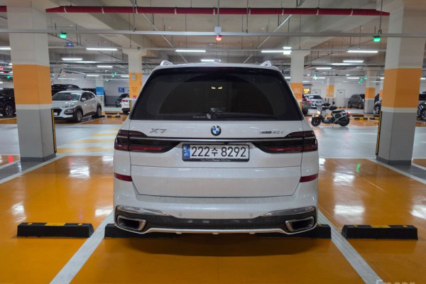 2025 BMW X7 с пробегом 15 100 км