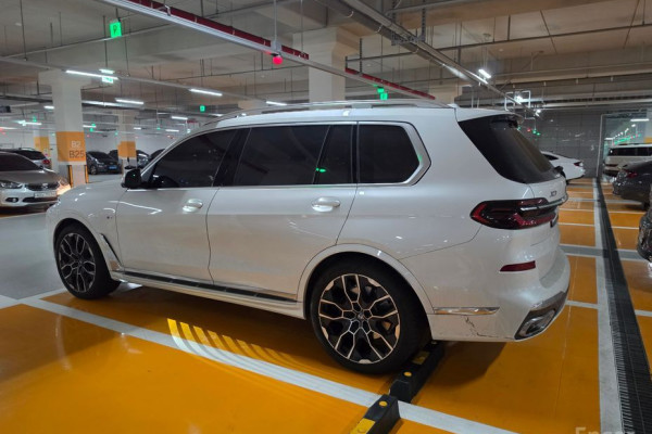 2025 BMW X7 с пробегом 15 100 км