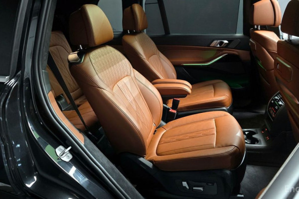 2024 BMW X7 с пробегом 19 641 км