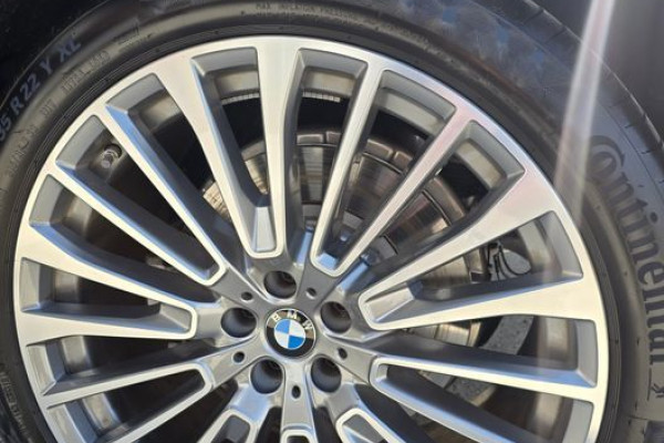 2025 BMW X7 с пробегом 9 222 км