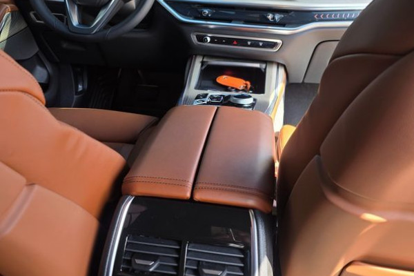 2025 BMW X7 с пробегом 9 222 км