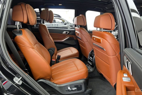 2024 BMW X7 с пробегом 7 594 км