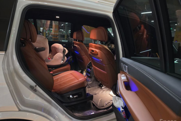 2025 BMW X7 с пробегом 15 100 км