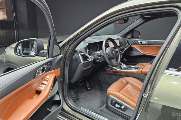 2025 BMW X7 с пробегом 11 907 км