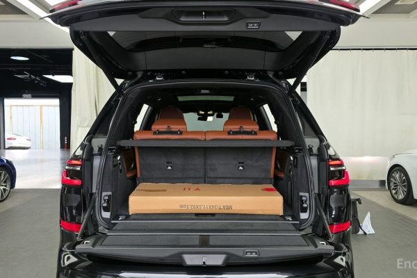 2024 BMW X7 с пробегом 7 594 км