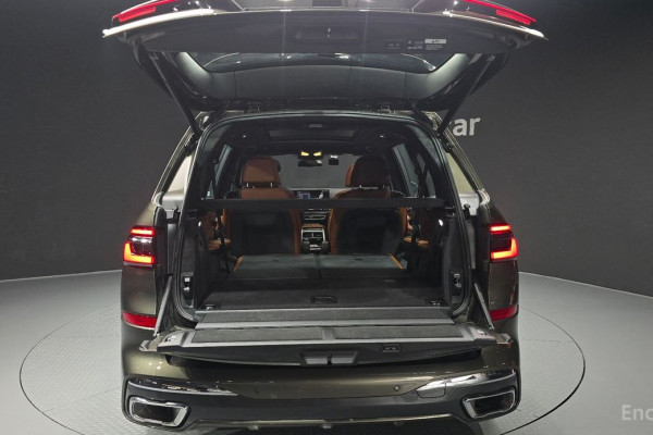 2025 BMW X7 с пробегом 11 907 км