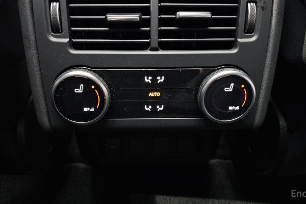 2022 Land Rover Discovery с пробегом 70 256 км