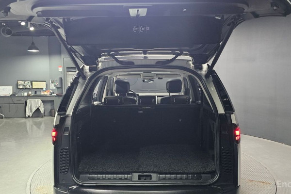 2022 Land Rover Discovery с пробегом 70 256 км