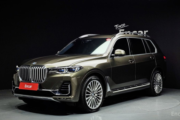 2022 BMW X7 с пробегом 67 377 км