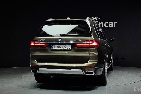2022 BMW X7 с пробегом 67 377 км