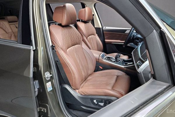 2022 BMW X7 с пробегом 67 377 км