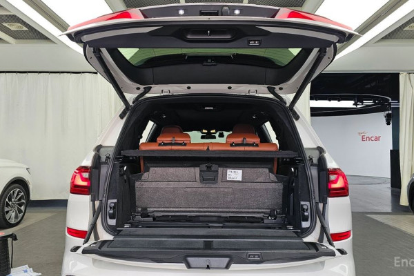 2022 BMW X7 с пробегом 63 032 км