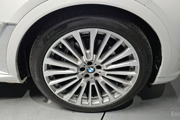 2022 BMW X7 с пробегом 49 297 км