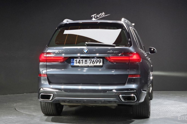 2022 BMW X7 с пробегом 29 822 км