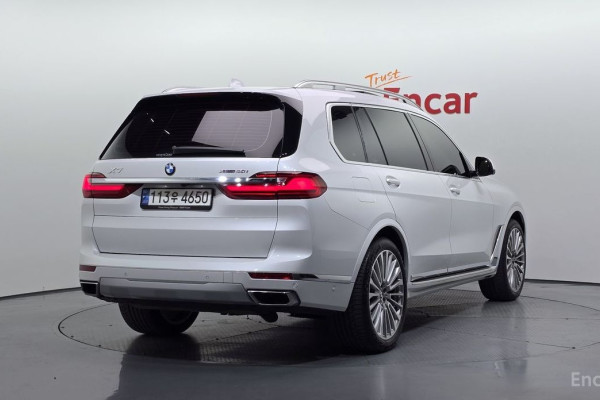 2022 BMW X7 с пробегом 28 932 км