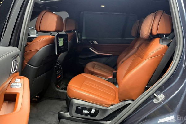 2022 BMW X7 с пробегом 29 822 км