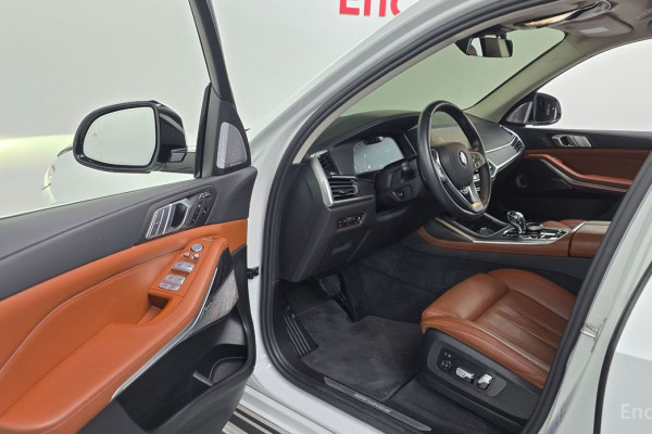 2022 BMW X7 с пробегом 28 932 км