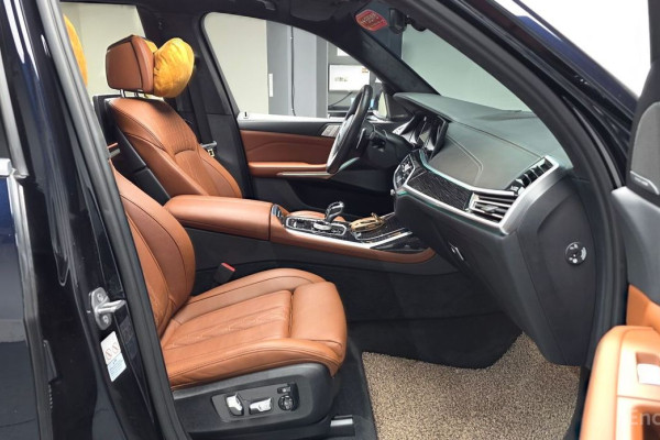 2022 BMW X7 с пробегом 31 333 км