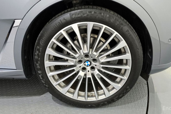 2022 BMW X7 с пробегом 12 240 км