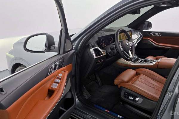 2022 BMW X7 с пробегом 12 240 км