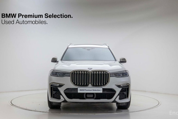 2022 BMW X7 с пробегом 82 299 км