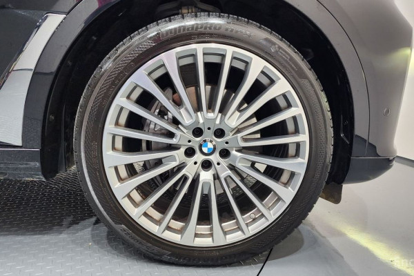 2022 BMW X7 с пробегом 83 318 км