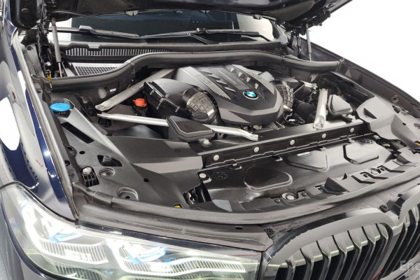 2022 BMW X7 с пробегом 56 586 км