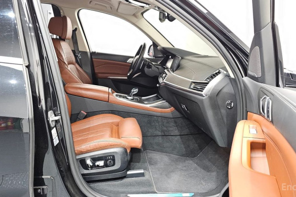 2022 BMW X7 с пробегом 83 318 км