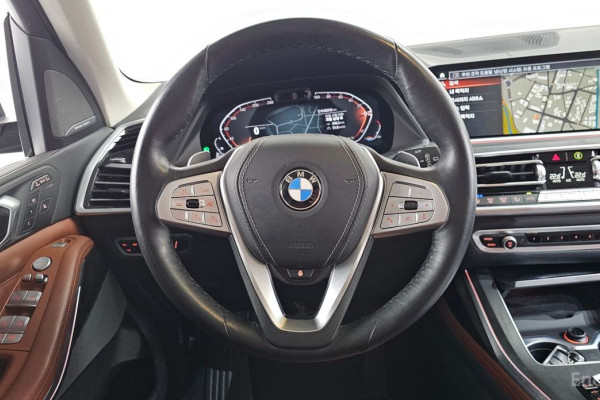 2022 BMW X7 с пробегом 83 318 км